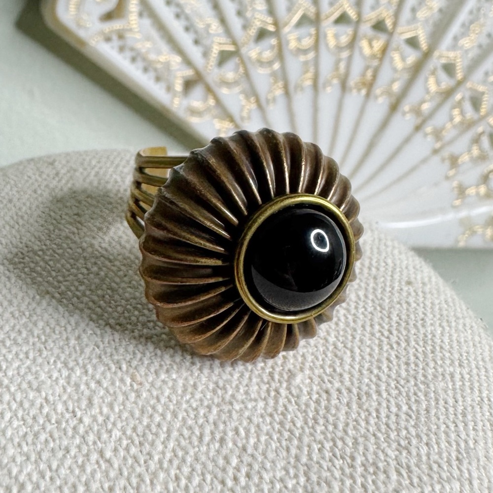 Jan Michaels San Francisco Ring Antique-Inspired Black Stone Brass Gold Size 7.5